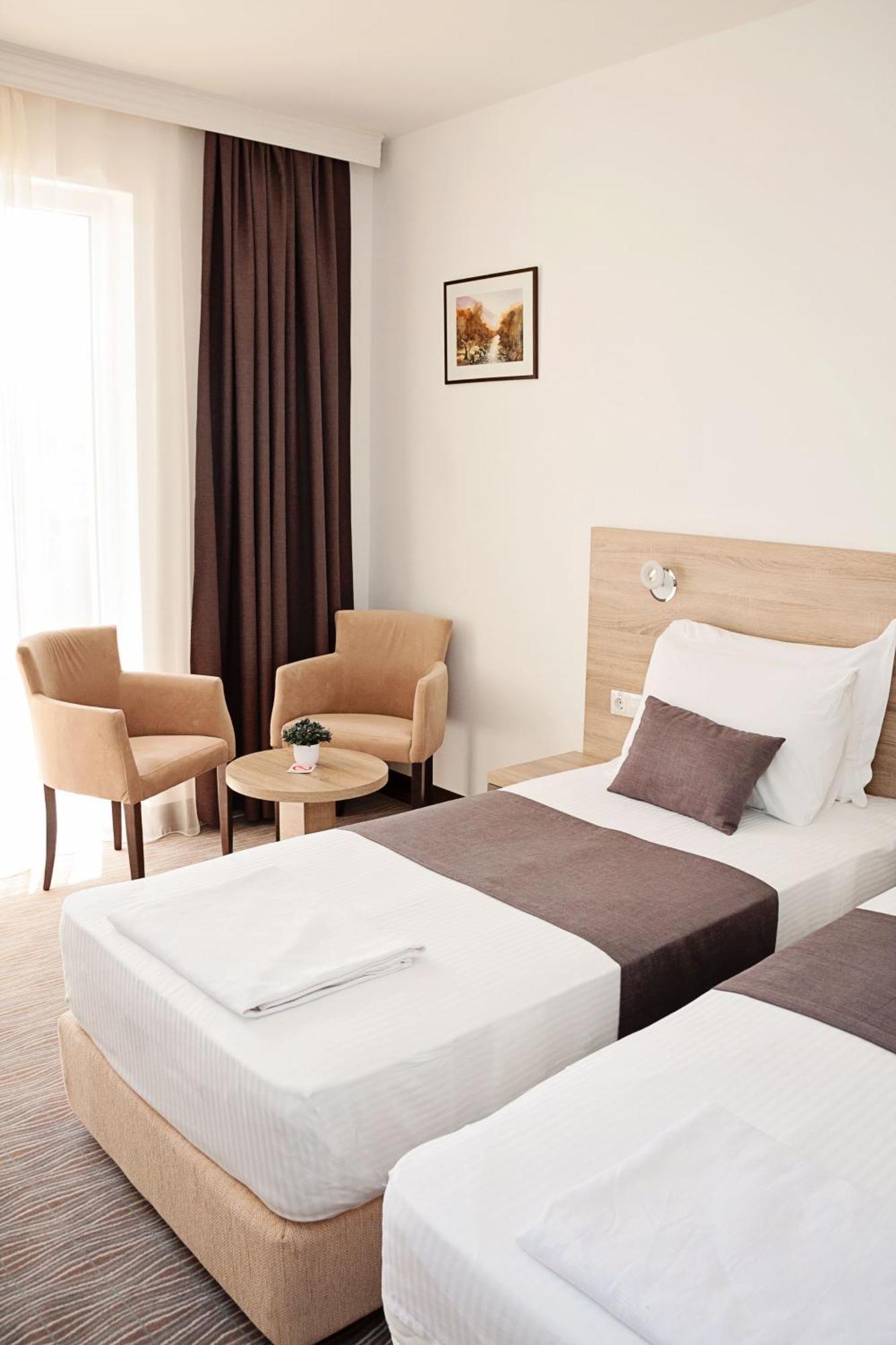 Bosphorus Hotel Aleksinac Exterior photo